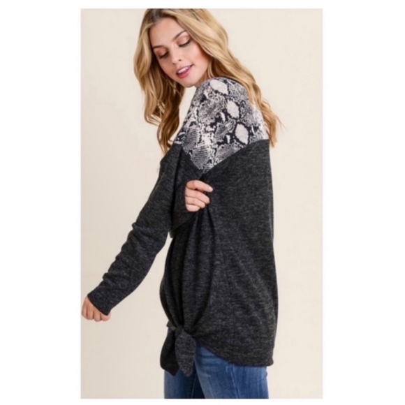 Contrast Snake Print Tie bottom sweater - Picture 3 of 7